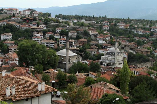 Kögprüli Mehmet Pasha Moschee und Izzet Pasha Moschee