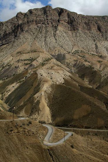 Bizarre Bergwelt im Gebiet von Ishan