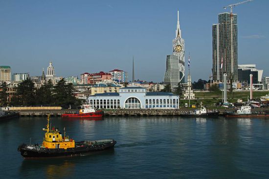 Einlaufen in den Hafen von Batumi