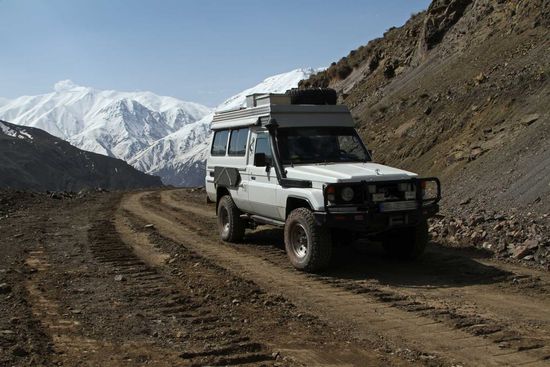 Die Piste bringt uns immer höher hinauf