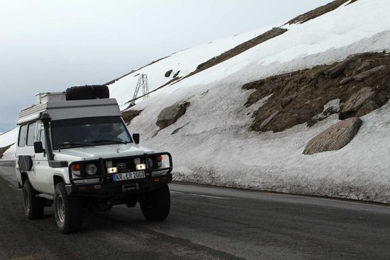 Schneefelder begleiten uns