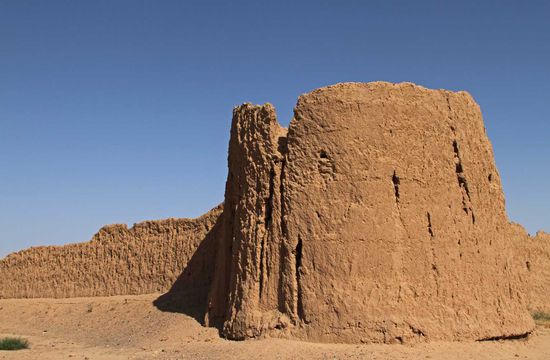 Wehrturm und Festungsmauer