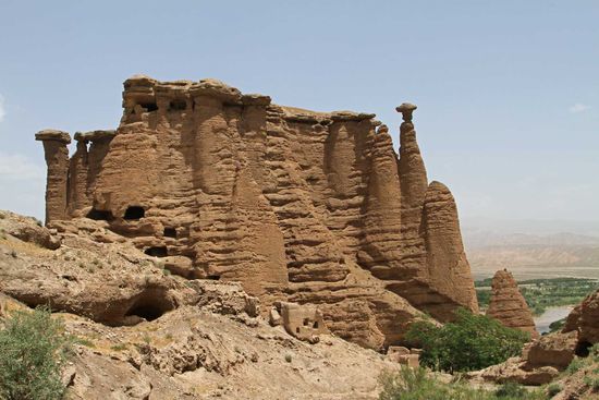 Behestan Castle - Mahneshan