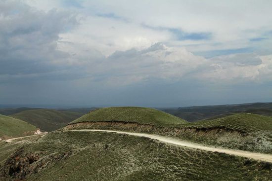 Immer am Berg entlang