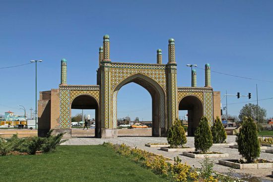 Darvaze-ye Tehran-e Qadim - eines der zwei noch erhaltenen Stadttore