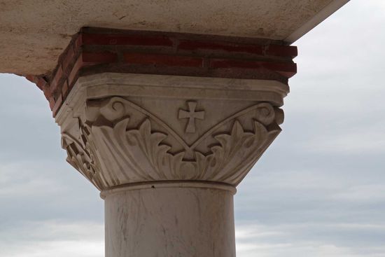Kirche Agios Charalampos - der Säulenkapitell