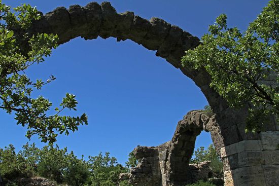 Bögen der Herodes Atticus-Therme