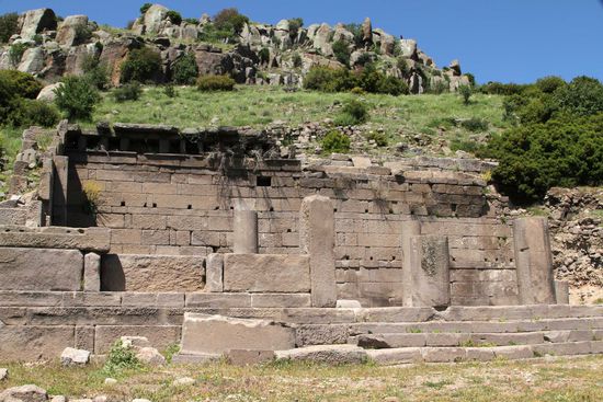 Nordstoa - 110 m langes doppelstöckiges Hallengebäude der Agora (Versammlungs und Handelsplatz)