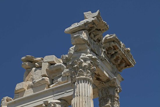 Trajan-Tempel - Detail