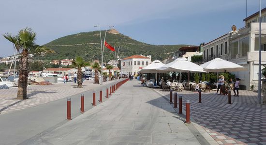 Uferpromenade von Yenifoca