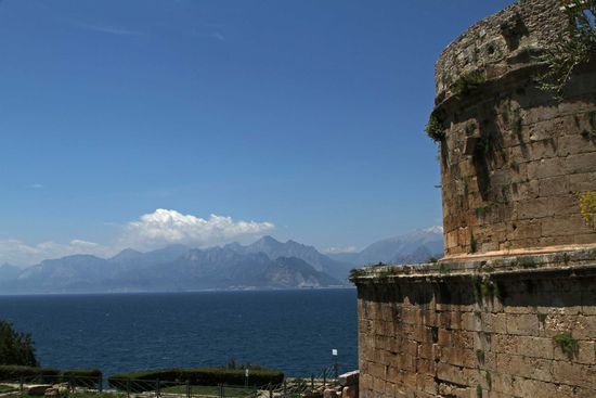 Hidirlik-Turm - Blick aufs Meer und die gegenüber liegenden Berge