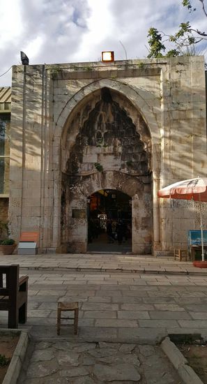 Eingangsportal der Medrese