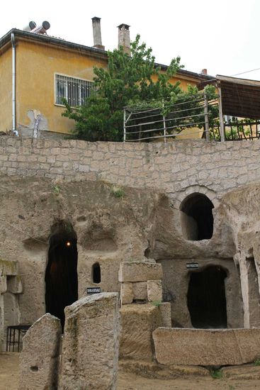 Keine dicke Decke zu den Wohnhäusern, die darüber gebaut wurden