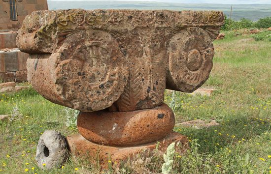 Palast von Arutsch - Kapitell