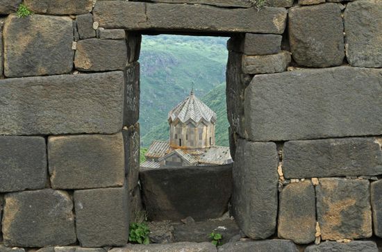 Blick von der Festung zur Amberd Kirche