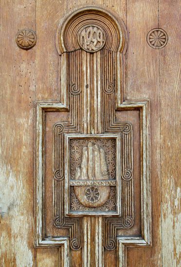 Das Kloster Thanahati  - wundervoll geschnitzte Eingangstür