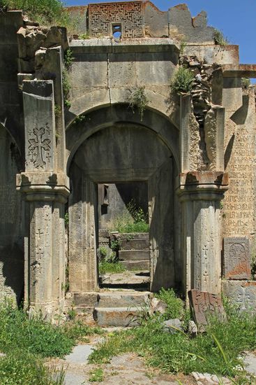 Arates Kloster - das Eingangsportal