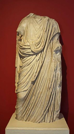 Diese gefundene Statue ist das Wahrzeichen von Segobriga