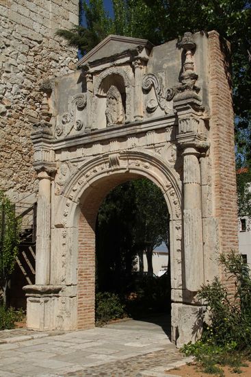 Eingangsportal der ehemaligen Kirche San Martin