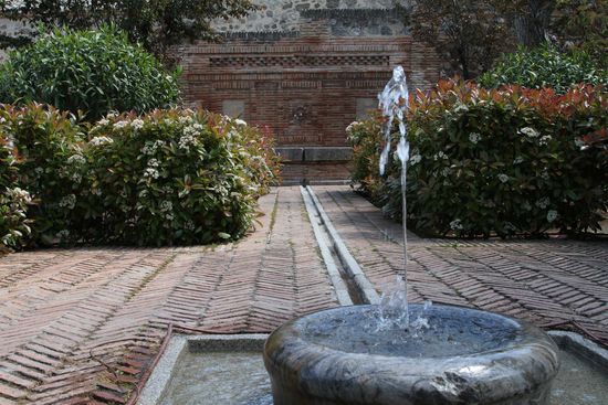 Arabischer Garten hinter der Moschee