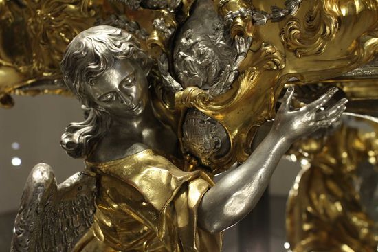 Goldene Monstranz der Fronleichnamsprozession - Detail