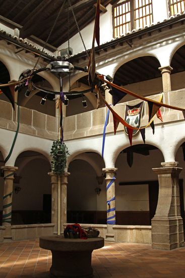 Der 500 Jahre alte Festsaal ist für jedes "junge" Fest gerüstet