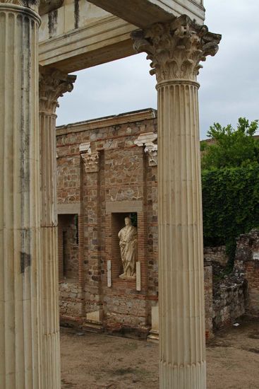 Säulengang des Forums