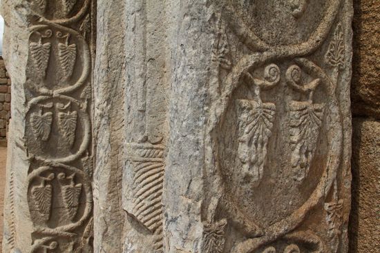 Ehemalige Moschee - verzierte Pfeiler