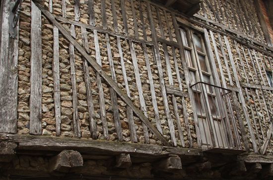 Fachwerk mit Kieselsteinfüllung