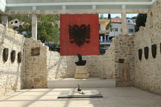 St. Nikolaus-Kirche und Skanderbeg-Mausoleum