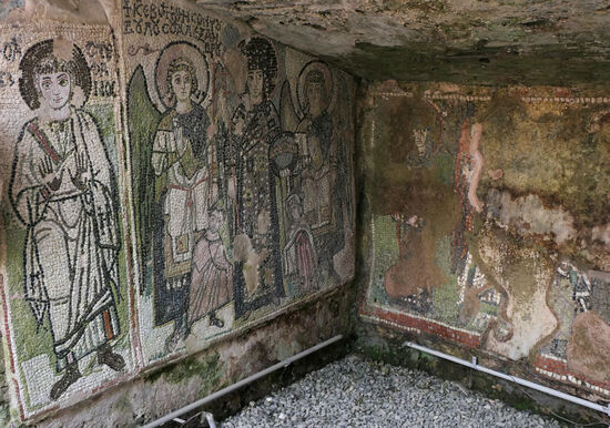 Amphitheater - Mosaike in den Katakomben
