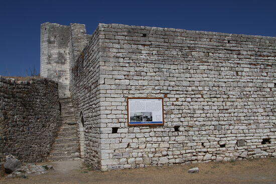 Festung von Berat - Ruine der Weißen Moschee