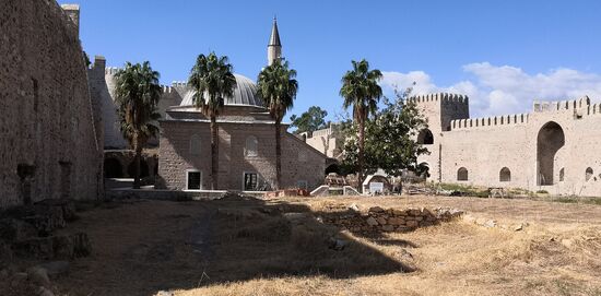 Die Moschee im inneren Hof