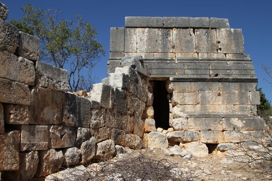 Antike Kleinsiedlung Pasli - Grabhaus aus der römischen Kaiserzeit 
27 v. Chr.- 284 n. Chr.