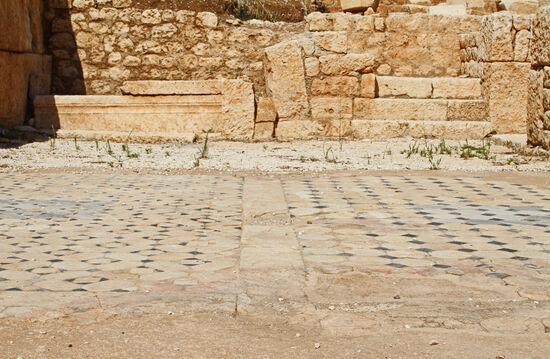 Fliesenboden der byzantinischen Kirche