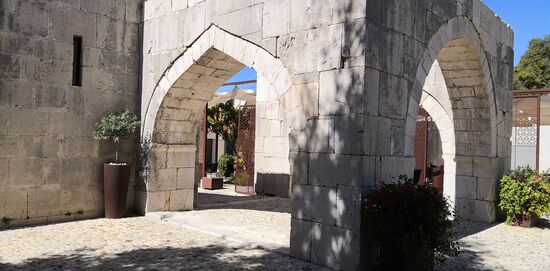 Maskovica Han - im Innenhof