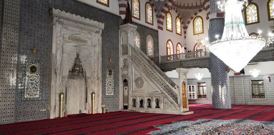 Mevlid-i Halil Camii - der Gebetsraum