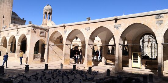 Mevlid-i Halil Camii - Innenhof