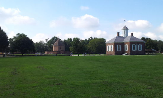 Gerichtsgebäude und Marktplatz