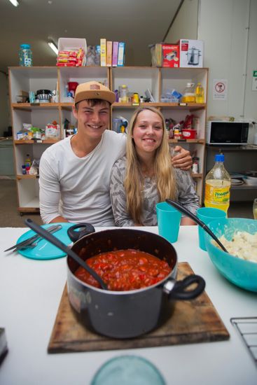 Dennis und ich haben ganz typisch Deutsch Currywurst und Kartoffelsalat gemacht 