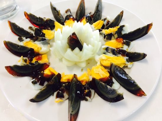 Taiwanische Eier 
Sehr gewöhnungsbedürftig 