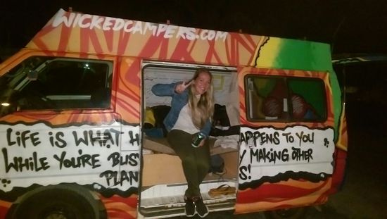 Byron Bay - Ich im Wickedcamper von Jony und Wambo 