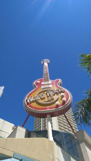 Surfers Paradise - Hard Rock Café