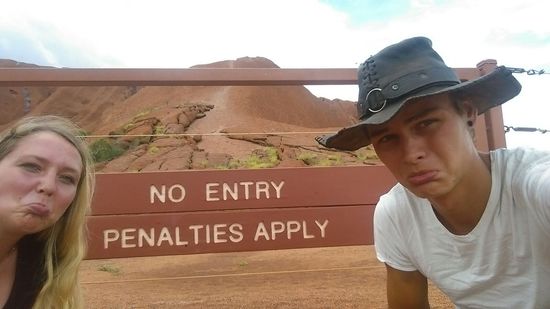 Outback - Uluru- Katatjuta-Nationalpark - Leider durften wir nicht auf den Uluru. 