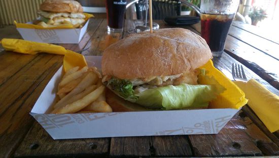 Daily Waters Pub - Barra Burger