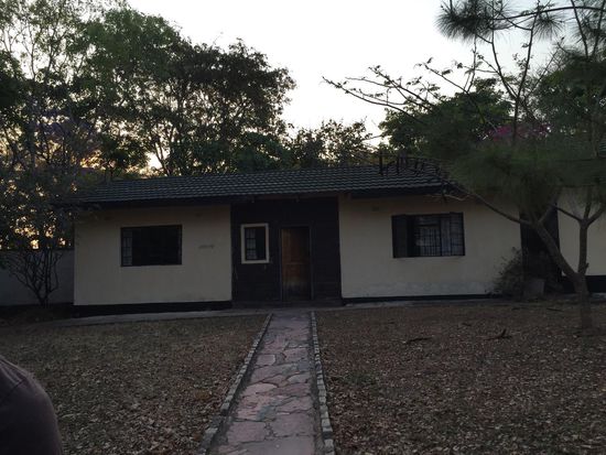 Kasama, Kasembo Guesthouse