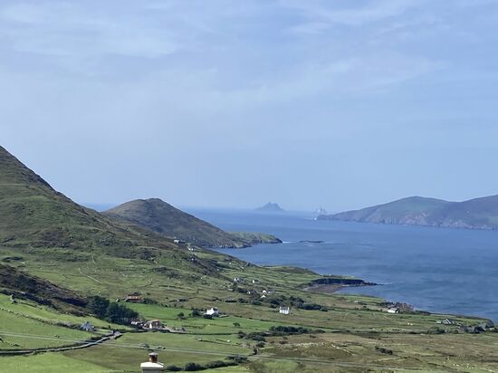 In der Ferne: Skellig Michael