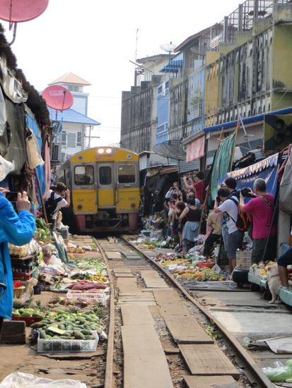 Vorsicht - Zug kommt!