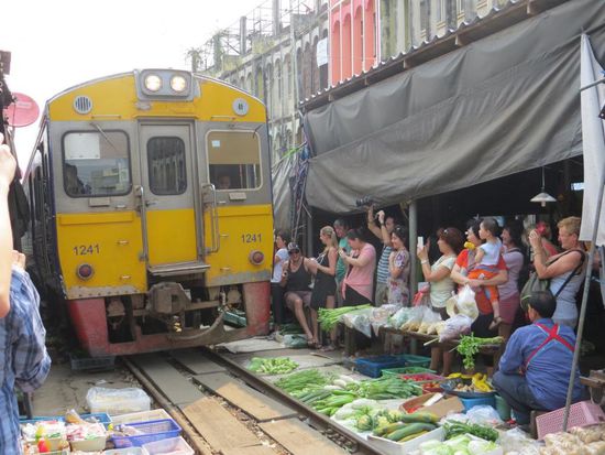 Bauch einziehen - jetzt wird´s eng 