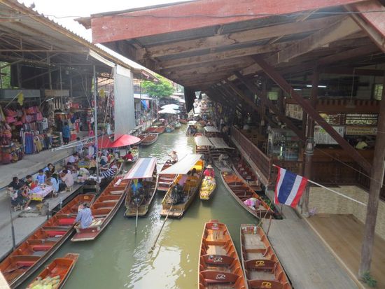 Damnoen Saduak Floating Market